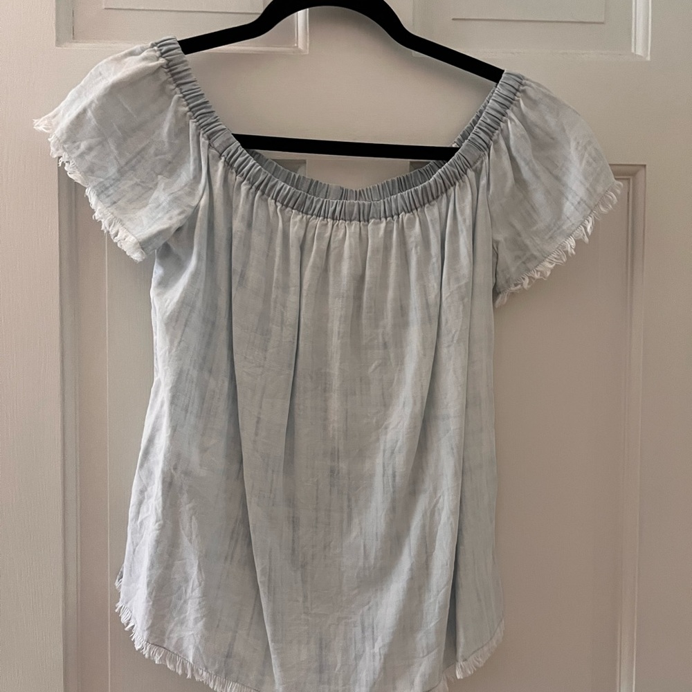 Cloth & Stone chambray top with fringe trim